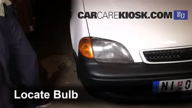 2002 Suzuki Swift GLS 1.0L 3 Cyl. Éclairage Feux de stationnement